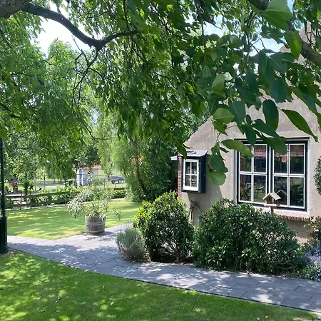 Holiday home Cozy In With Garden Bergen op Zoom