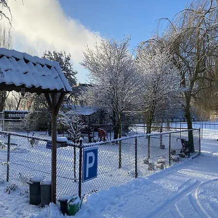 Cozy In With Garden Dom wakacyjny Bergen op Zoom