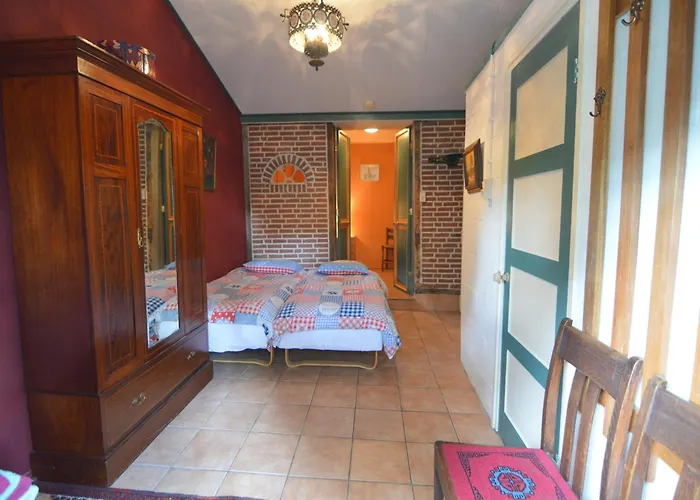 Cozy In With Garden Dom wakacyjny Bergen op Zoom