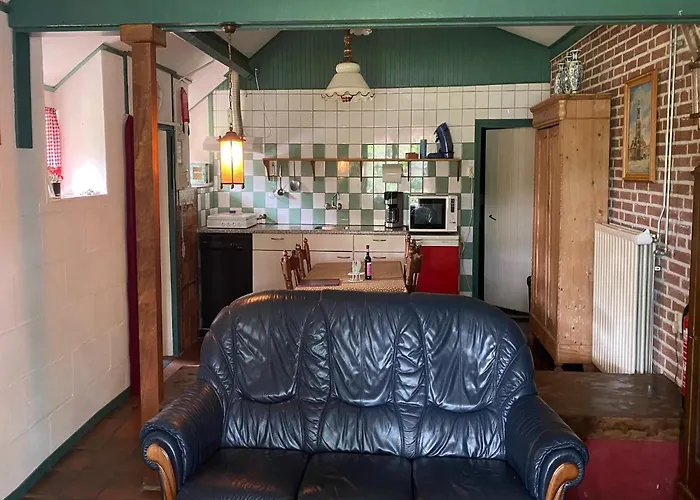 Semesterbostad Cozy In With Garden *